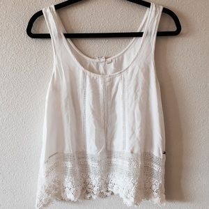 ✨Roxy crochet detailed tank✨